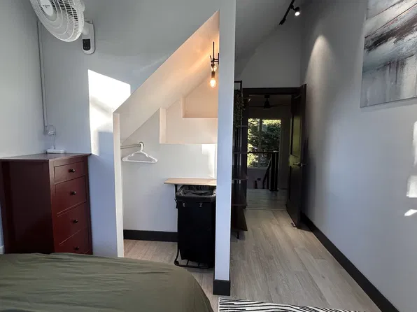 (undisclosed Address), Seattle, WA 98146