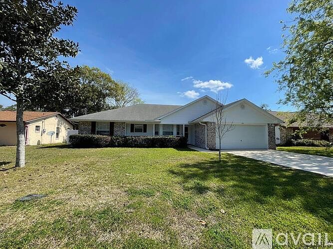 1st image of 20 Fischer Ln