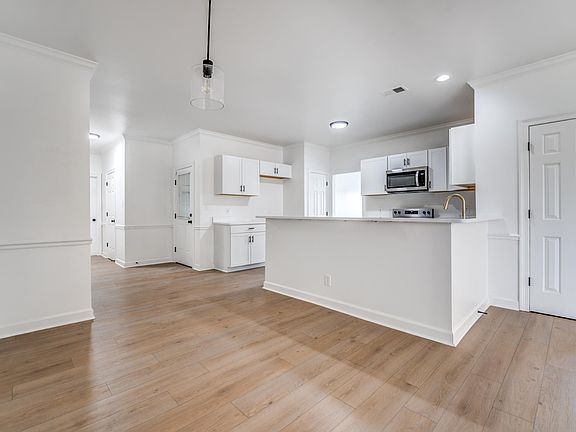 5th image of 8970 Dewberry Ln