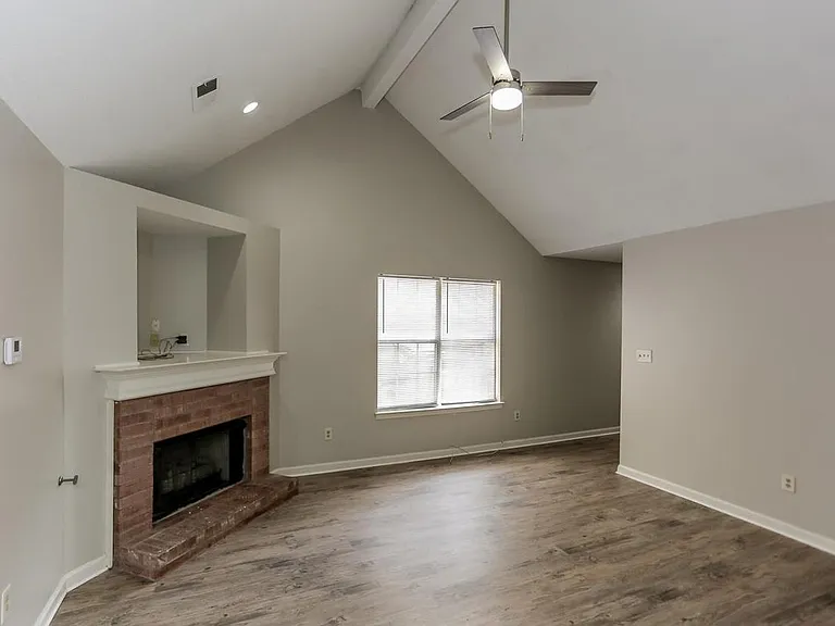 6676 Whitten Pine Dr — Photo 2