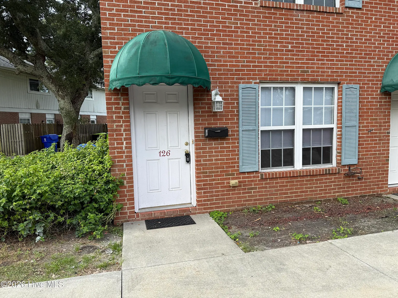 2 bed, 1.5 bath, $1,250 — Photo 2