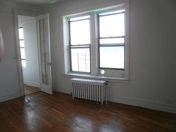 5th image of 130 Haven Ave