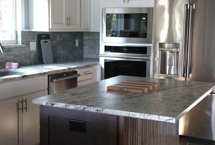 522 S Stewart Ct — Photo 3