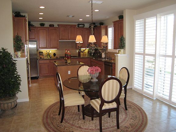 Gourmet Kitchen with Breakfast Area