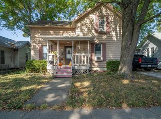 806 E Monroe St, Bloomington, IL 61701