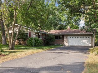 2392 17th St NW, New Brighton, MN 55112