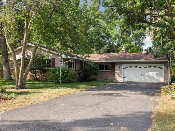 2392 17th St NW, New Brighton, MN 55112