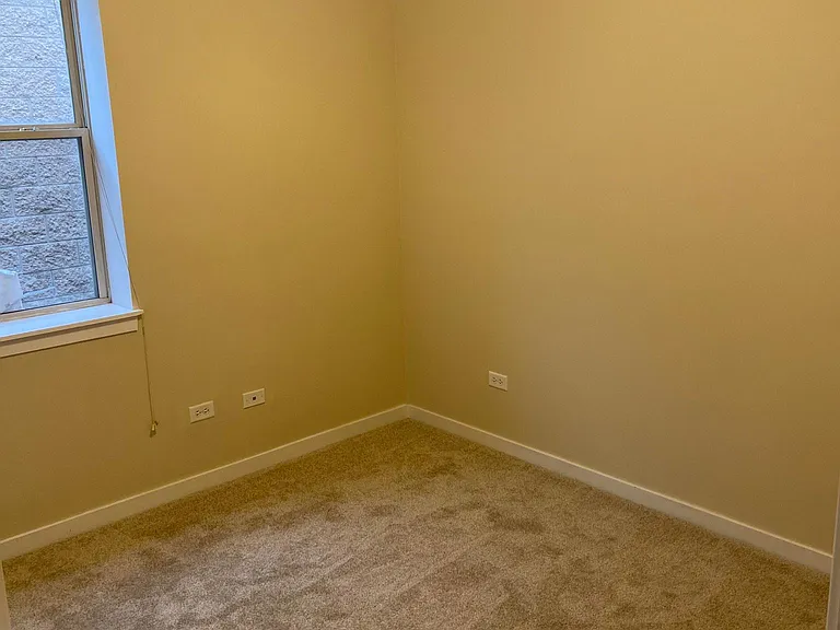 1110 W Washburne Ave #301 — Photo 8