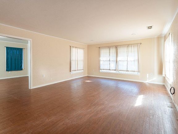 4th image of 911 Avenue J