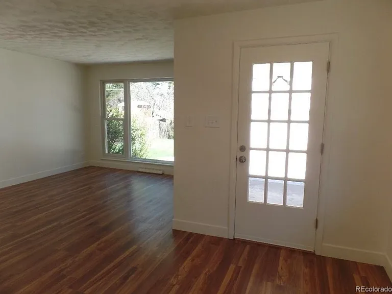 250 S Ivy St — Photo 6