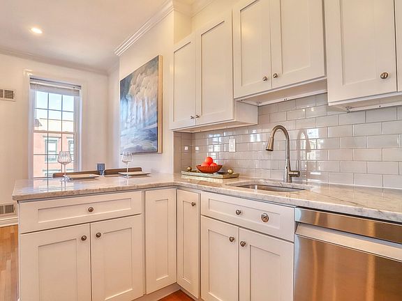 5th image of 801 Willow Ave APT 5F