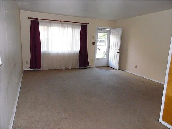 2nd image of 401 Eberhart Dr