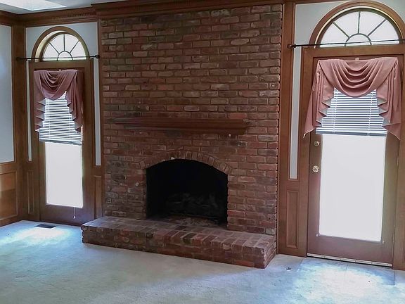 Living Room Pic1