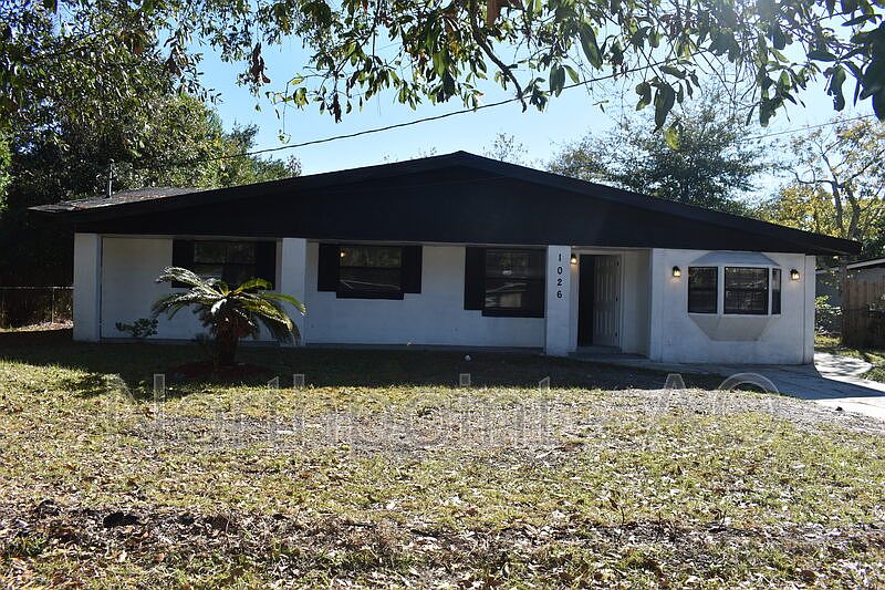 1st image of 1026 Ake Ln