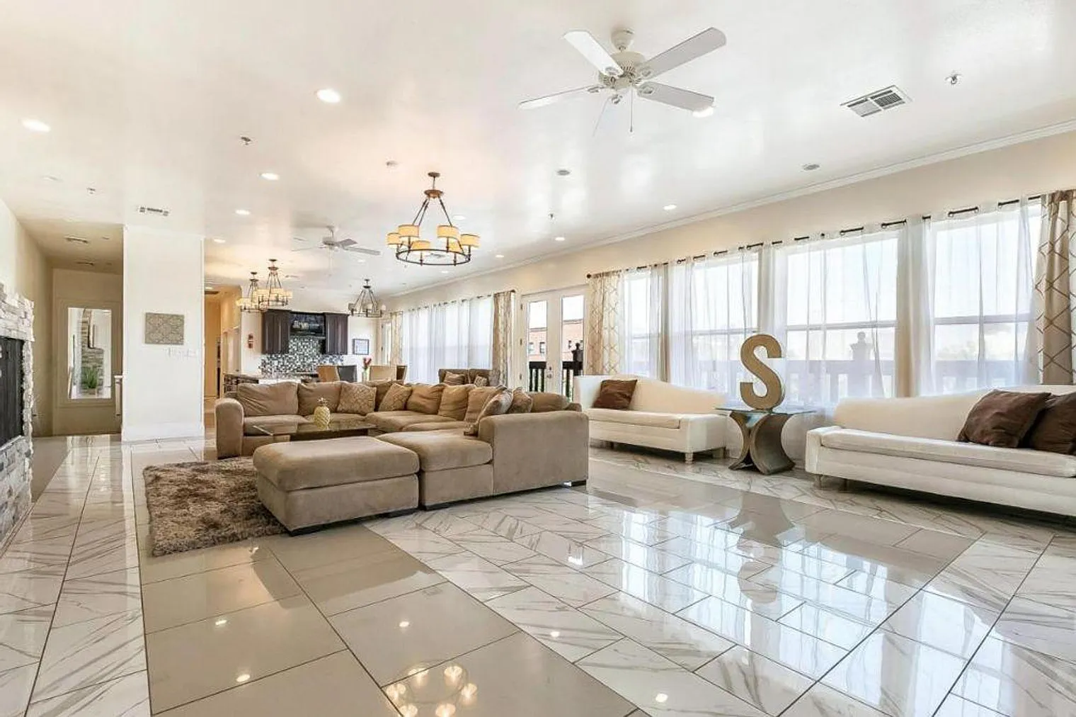 3 bed, 3.0 bath, 3498 sqft, $12,361 — Photo 3