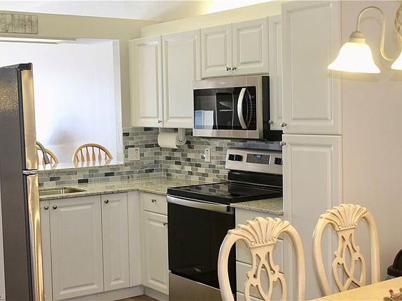 4th image of 440 Robin Hood Cir Unit 101