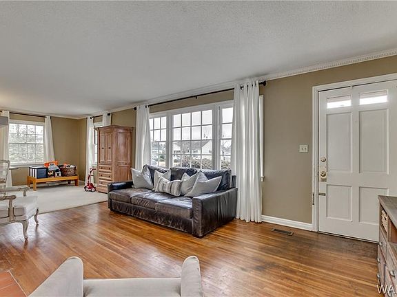 2nd image of 6 Beverly Hts