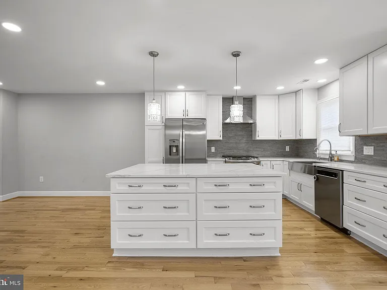 10 Loganwood Ct — Photo 10