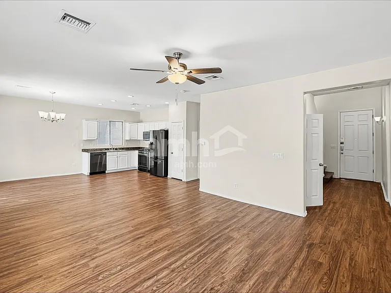 902 E Autumn Harvest Pl — Photo 7