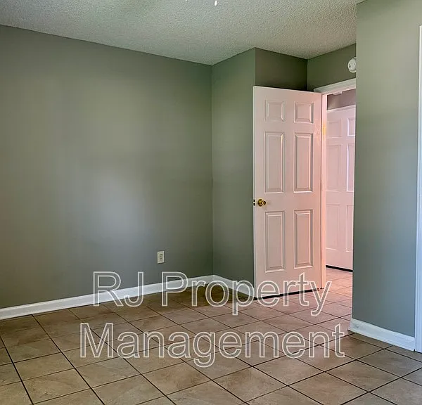 4521 Stony Point Dr — Photo 17