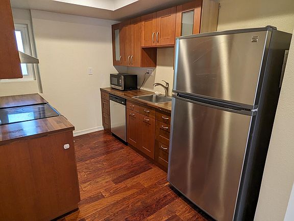 4th image of 1400 Bellevue Way SE APT 11