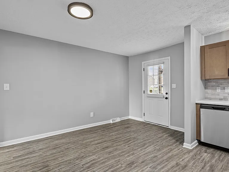 Mt. Tabor Apartments — Photo 2