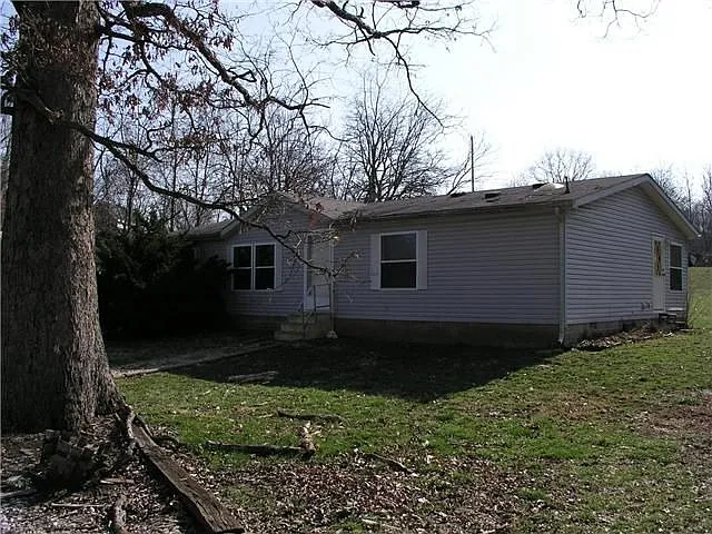 1324 Walnut St photo 1