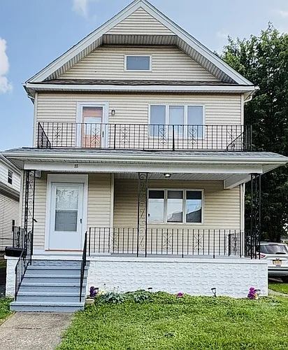 111 Dempster St #2 Photo 1