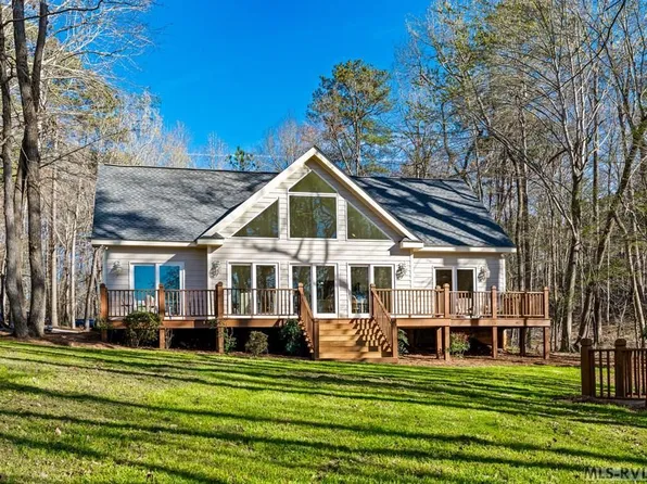 104 S Birds Nest Ln, Littleton, NC 27850