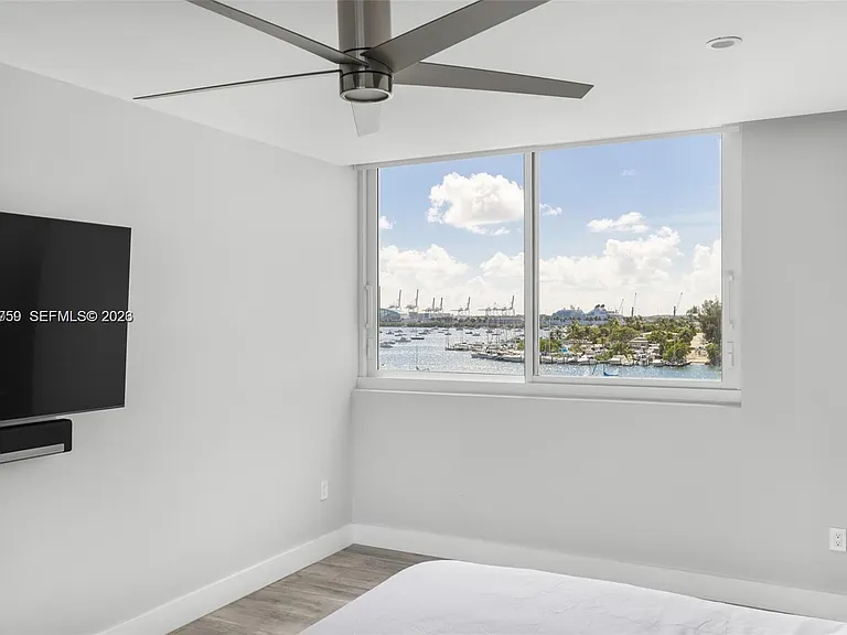 1000 Venetian Way #502 — Photo 10