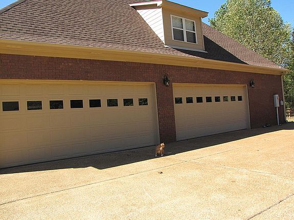2nd image of 150 Leonard Ln