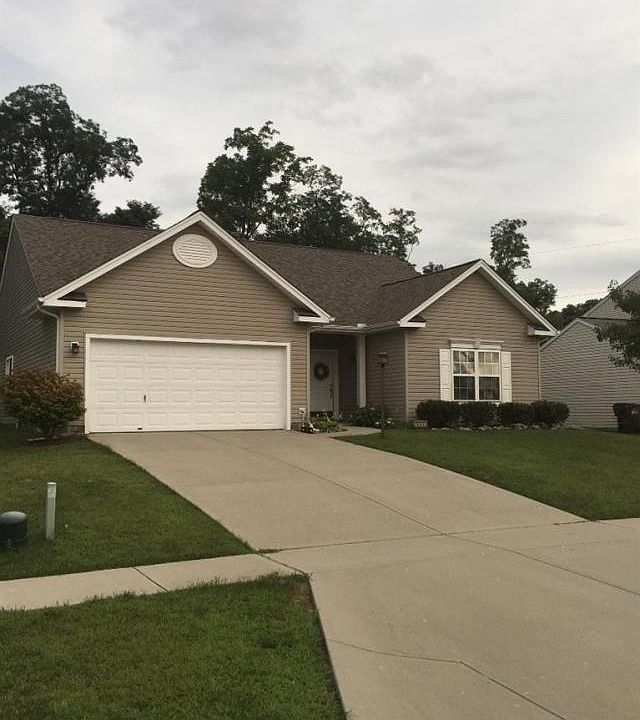 1st image of 2935 Sassafras Ln