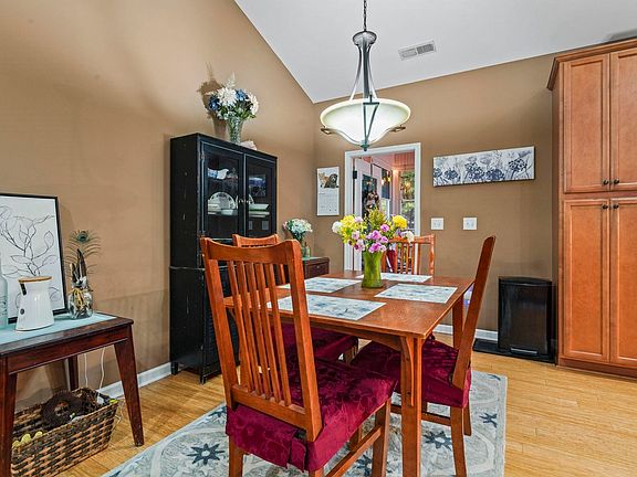 3rd image of 207 Waties Dr.