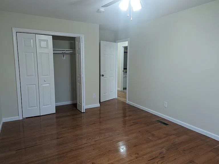33 Hallock St — Photo 17