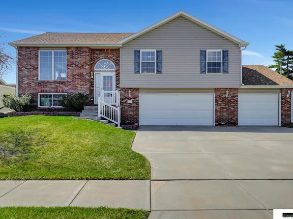 7929 Leo Ln, Lincoln, NE 68505
