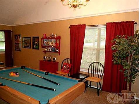 3rd image of 4404 Woodview Ct