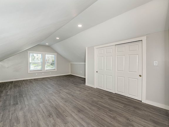 4th image of 4400 Greenlee Ave Floor 2