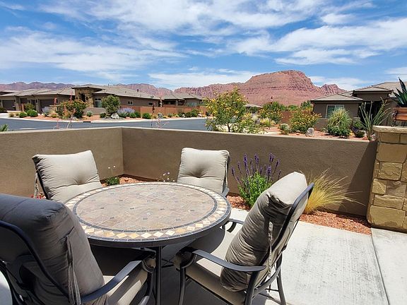 Furnished front patio with view of Red Mountain in a quiet, family friendly neighborhood.