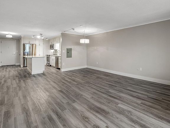 4th image of 60 Longwood Ave APT 810