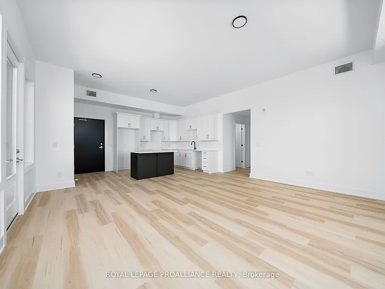 941 Charles Wilson Pkwy #201 — Photo 6