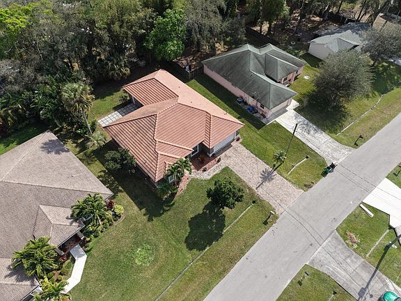 3rd image of 2363 SW Vardon Street