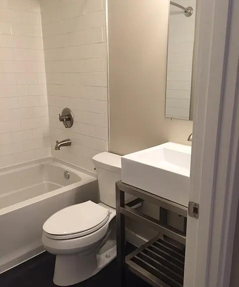 1221 Apartments — Photo 13
