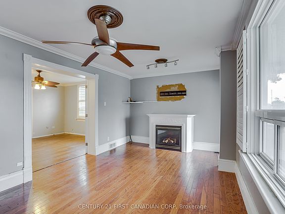 5th image of 16 Lansdowne Ave
