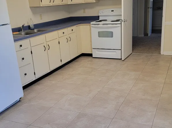 27 Petersville Rd, Brunswick, MD 21716