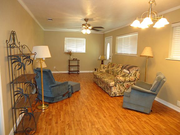 4th image of 102 Berry Dr