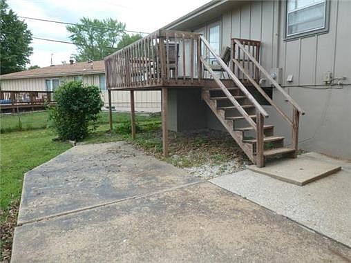 2nd image of 3029 S Peck Dr