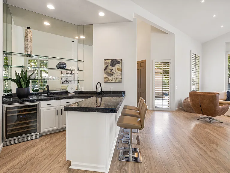 44226 Kings Canyon Ln — Photo 17