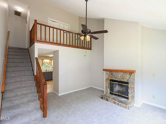 3rd image of 825 Rawls Dr