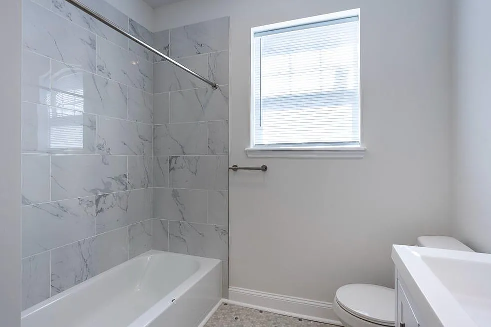 2 bed, 1600 sqft, $1,795 — Photo 2
