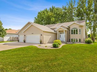 3222 36th Ave S, Fargo, ND 58104